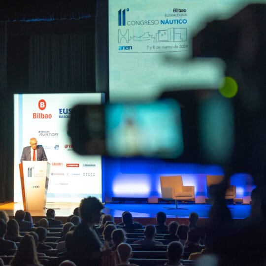https://congresonautico.com/wp-content/uploads/2025/11/congreso-2025-img9-540x540.jpg